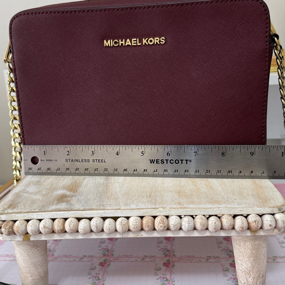 Michael Kors Wine Saffiano Leather Crossbody with Gold Chain - Picture 9 of 10